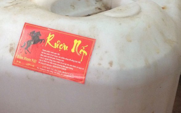 Bộ Công Thương yêu cầu thu hồi ngay sản phẩm Rượu nếp, Hầm Rượu Việt sau khi 7 bệnh nhân ngộ độc methanol