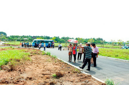 Giữa cơn sốt đất nền, chuyên gia chỉ cách định giá BĐS để tránh “tiền mất tật mang” - Ảnh 2.