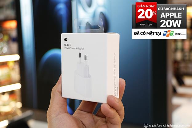 FPT Shop tiên phong mở bán trở lại sạc nhanh 20W và iPhone 12 Pro Max 128GB - Ảnh 1.