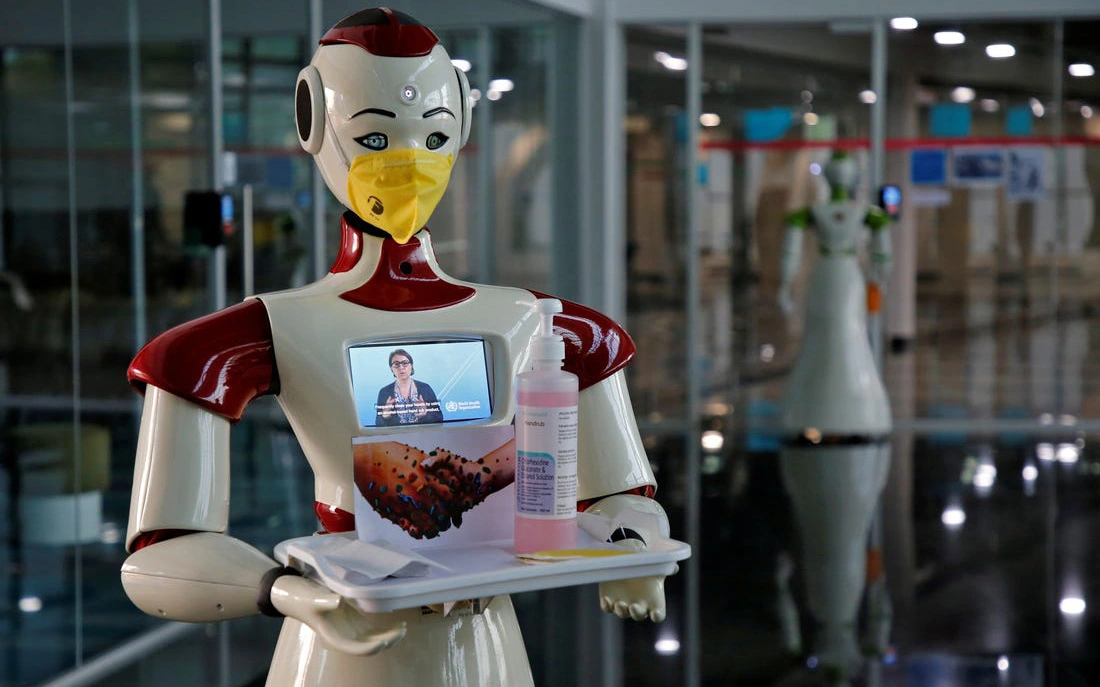 Tới bao giờ robot mới vào được quán ăn Việt pha cà phê, cuốn gỏi hay đổ bánh xèo?