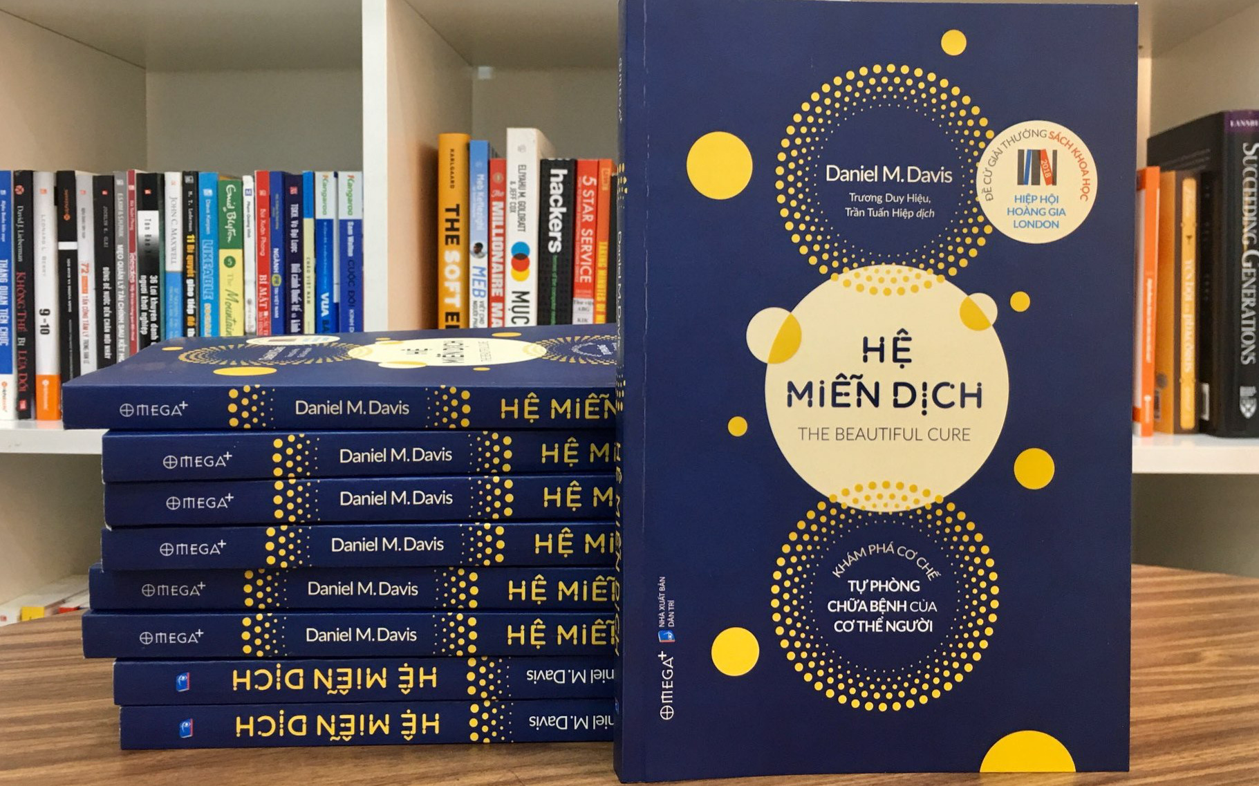 &quot;Hệ miễn dịch - Khám phá cơ chế tự phòng, chữa bệnh của cơ thể người&quot;: Cuốn sách ai cũng nên đọc giữa thời dịch bệnh