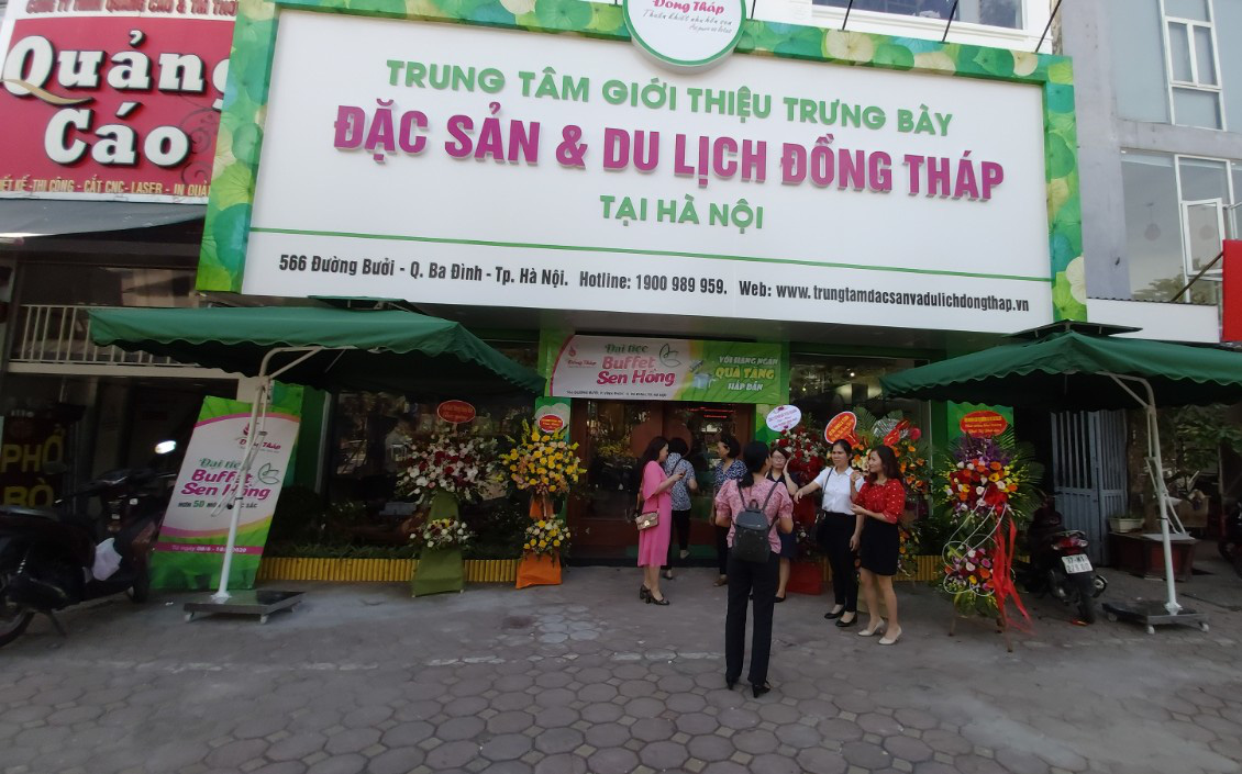 Hỗ trợ khởi nghiệp hết mình như Đồng Tháp: Khai trương cửa hàng đặc sản đầu tiên tại Hà Nội chuyên giới thiệu sản phẩm của startup đất &quot;Sen hồng&quot;