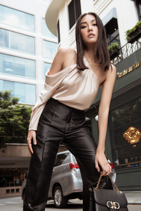 Biến ảo với 3 xu hướng thời trang hứa hẹn bùng nổ trong mùa xuân hè 2020 của nhà mốt Công Trí  - Ảnh 10.