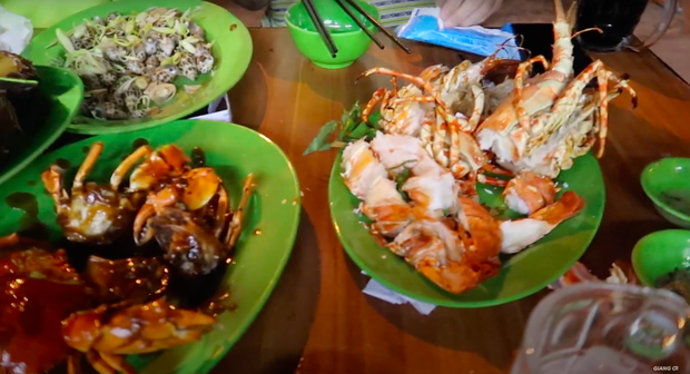 Giang Ơi bị nhận một cú lừa đắng nghét trong chuyến du lịch Nha Trang: Phải trả bữa ăn bình dân 5 triệu đồng, đã thế tài xế và nhà hàng móc nối bòn tiền của du khách - Ảnh 3.