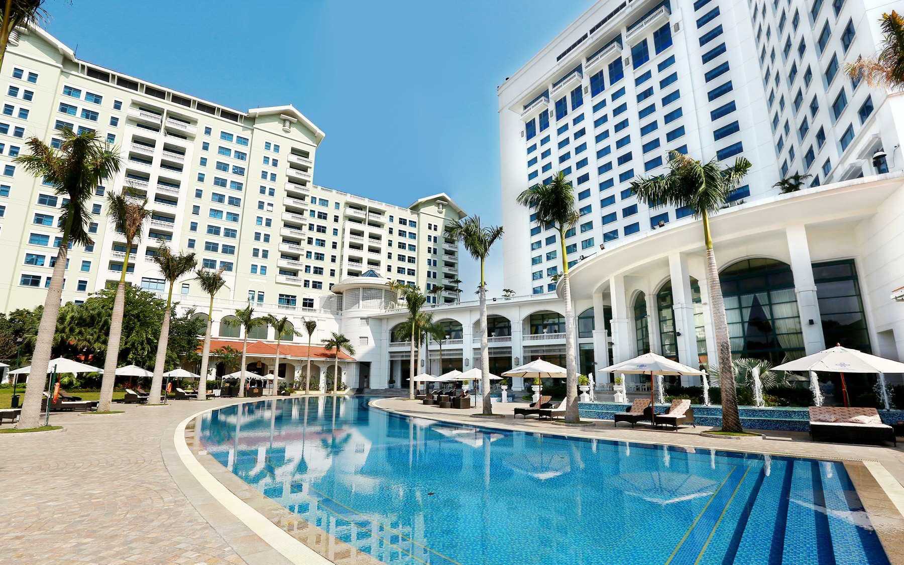 Mùa Covid-19 tranh thủ rủ gia đình “staycation” tại các khách sạn sang chảnh Hà Nội: Xếp hạng toàn 4,5 sao nhưng giá chỉ trên dưới 1 triệu đồng/đêm