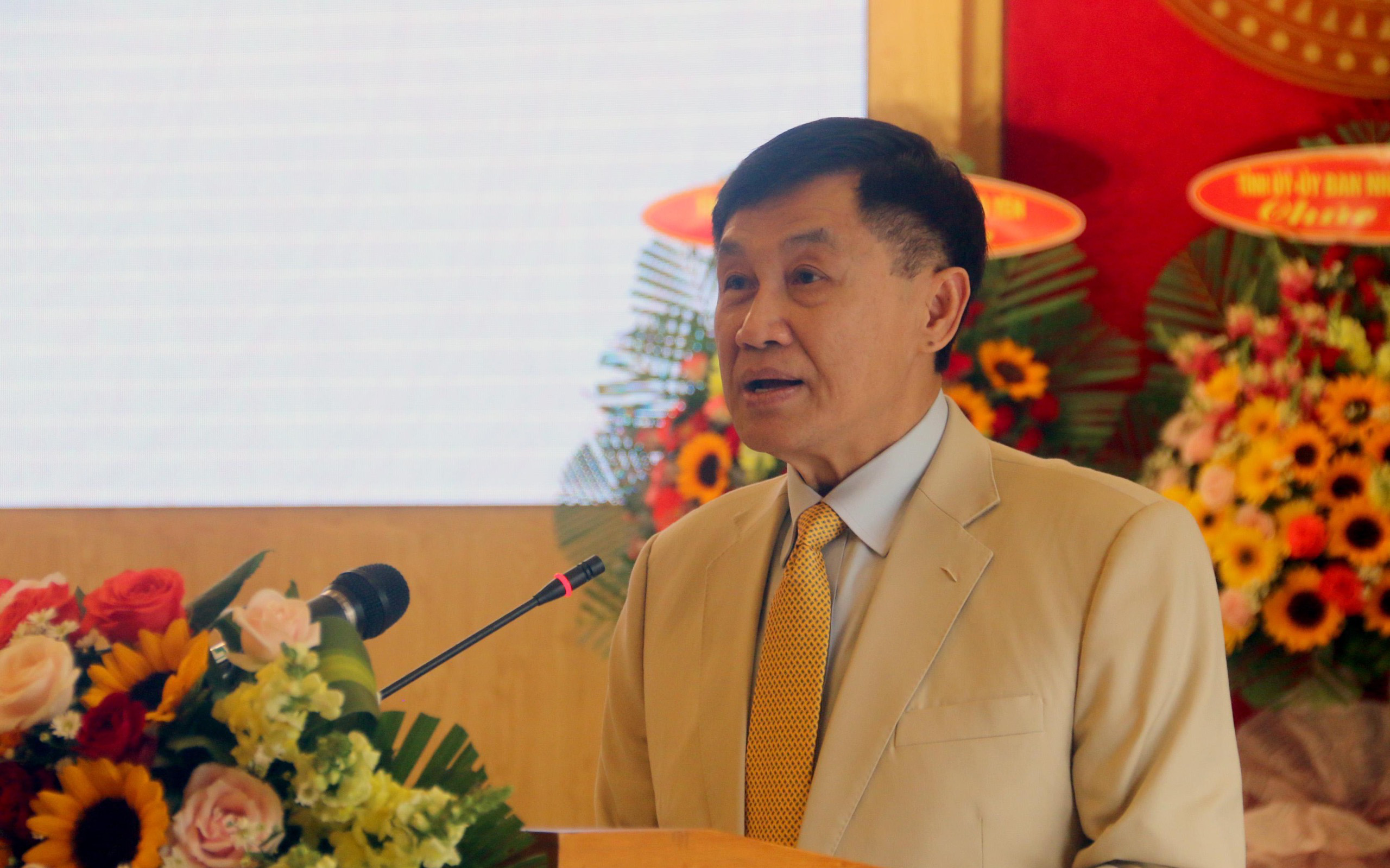 &quot;Vua hàng hiệu&quot; Johnathan Hạnh Nguyễn tài trợ 5 triệu USD lập quy hoạch Khu kinh tế Vân Phong