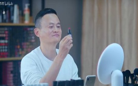 Ngành công nghiệp livestream tỷ đô lời lãi đến mức nào mà đích thân Jack Ma, siêu sao Kim Kardashian online bán hàng?