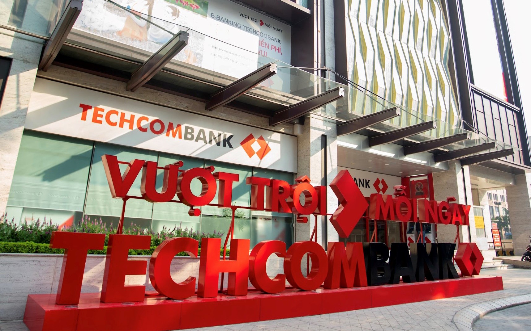 Techcombank lãi 6.800 tỷ đồng quý 1/2022, tăng trưởng 23%