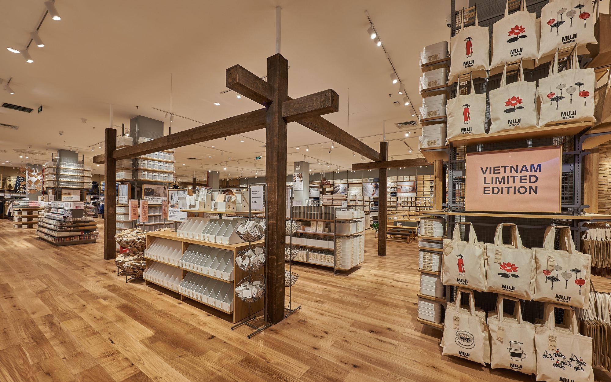 MUJI khai trương cửa hàng thứ 3 tại Việt Nam, đặt tại Aeon Mall Long Biên, có cả dịch vụ lên lai quần lẫn tư vấn nội thất