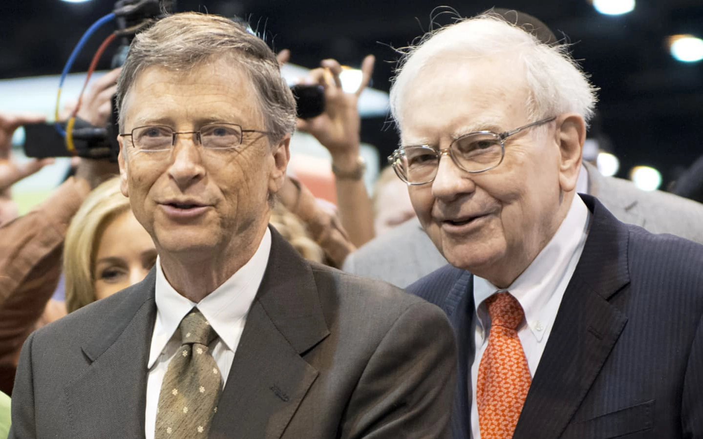 Nghệ thuật buông bỏ: Bill Gates và Warren Buffett chỉ ra điều ai cũng nên bỏ bớt để thành công hơn