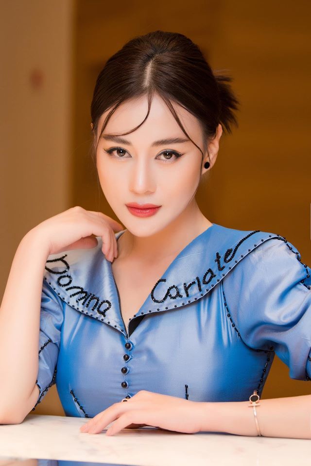 Bên trong căn hộ ‘độc thân’ của diễn viên Phương Oanh: Nội thất thiết kế theo phong cách Indochine, đặc biệt ưu ái màu xanh ngọc - Ảnh 1.