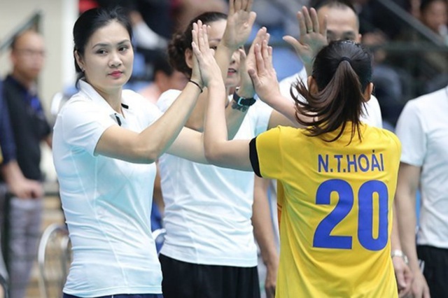 Hơn 1 thập kỉ được bình chọn là ‘Hoa khôi bóng chuyền’, cùng Ngọc Hoa làm nên cặp đôi ‘phụ công’ hàng đầu Đông Nam Á, VĐV Phạm Thị Kim Huệ hiện tại ra sao? - Ảnh 6. Hơn 1 thập kỉ được bình chọn là ‘Hoa khôi bóng chuyền’, cùng Ngọc Hoa làm nên cặp đôi ‘phụ công’ hàng đầu Đông Nam Á, VĐV Phạm Thị Kim Huệ hiện tại ra sao? - Ảnh 6.
