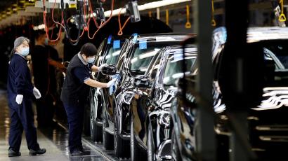 Mercedes Benz, BMW và Audi đang khiến chính phủ Đức nóng mặt vì...Trung Quốc? - Ảnh 1.