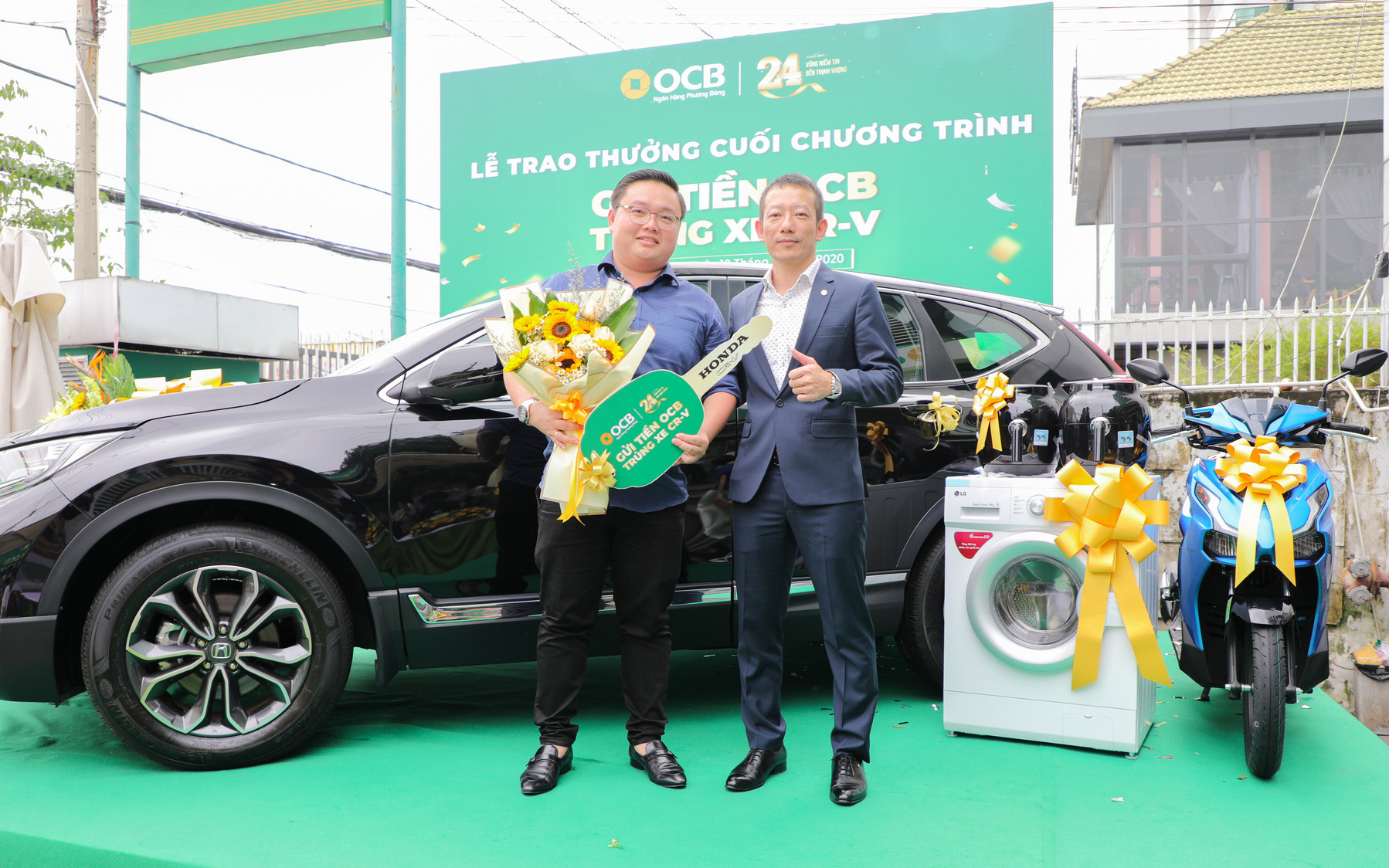 OCB trao thưởng xe ô tô CRV cho khách hàng tại Bình Dương