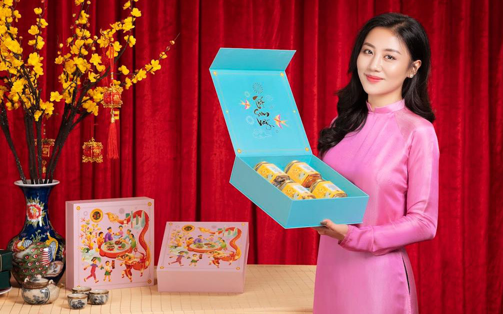 Bắt trend shopping hộp quà Tết Nhâm Dần của dàn sao hot hit