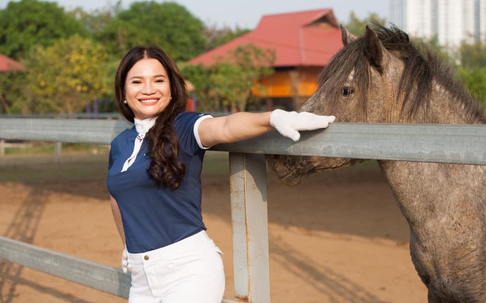 Bùi Vân Anh – chia sẻ về lời đồn phái nữ chơi golf để “check – in” sống ảo