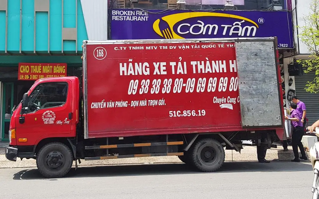 Dịch vụ vận chuyển hàng bằng xe tải TPHCM - Taxi tải Thành Hưng