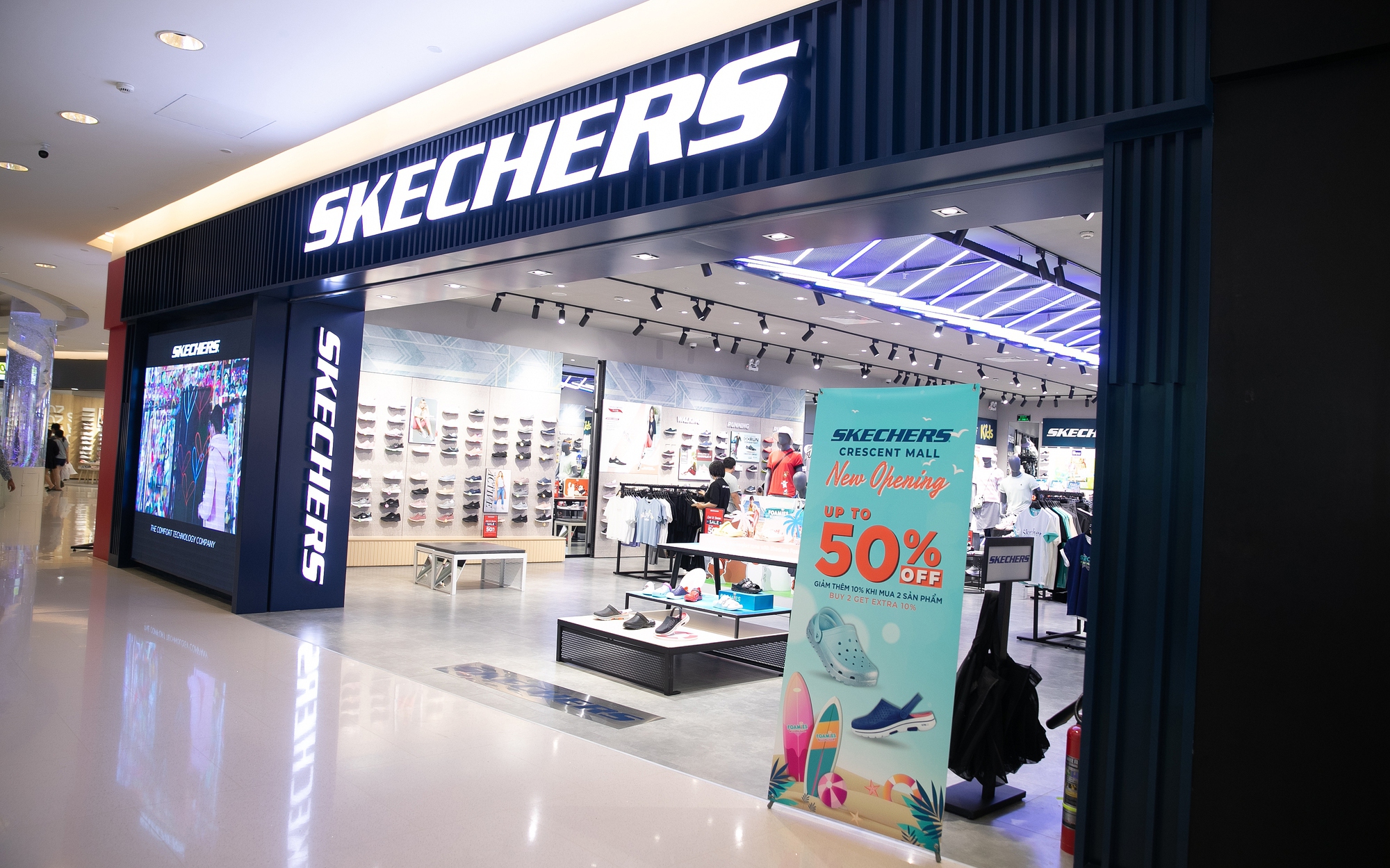 Skechers khai trương cửa hàng concept mới tại Crescent Mall Quận 7