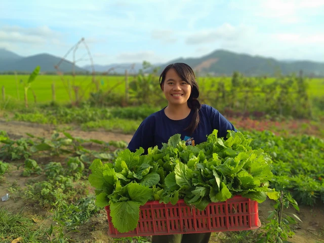 Bị bạo bệnh, cô gái Phú Yên bỏ Sài Gòn về quê làm nông và mở lớp dạy tiếng Anh cho trẻ em - Ảnh 9.