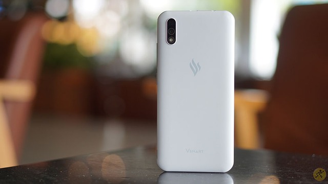 Viettel bắt tay VinSmart phổ cập smartphone toàn dân với giá chỉ 600 ngàn đồng - Ảnh 1.