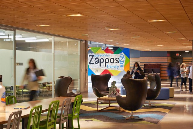 Di sản của triệu phú bán giày Tony Hsieh: Văn hoá doanh nghiệp đi vào huyền thoại của đế chế Zappos - Ảnh 6.