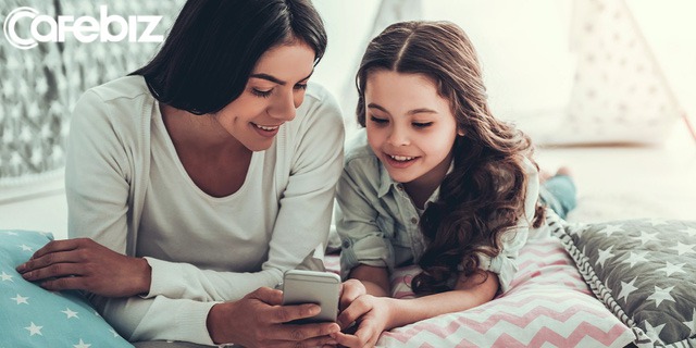 Lời nhắn của một bà mẹ là chuyên gia công nghệ trước khi trao smartphone cho con: Hãy là người dùng công nghệ thông minh - Ảnh 1.
