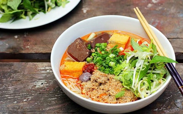 Mặc gia đình phản đối, cựu sinh viên NEU ấp ủ mở quán bún riêu, thu nhập 70 triệu/tháng, mua được ô tô: Thế mới thấy, ước mơ nào cũng đáng trân trọng cả! - Ảnh 2.