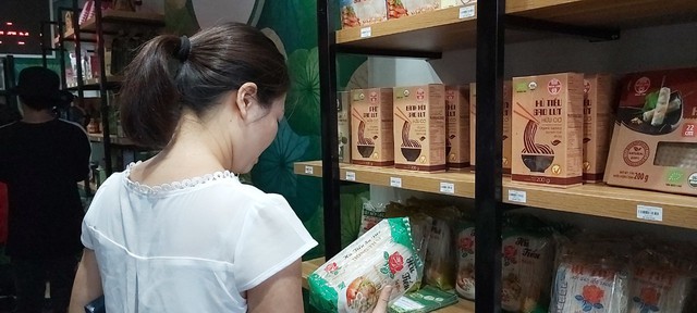 Tỉnh Đồng Tháp – ‘bàn tay vàng trong làng khởi nghiệp’: Khai trương cửa hàng đặc sản đầu tiên tại Hà Nội, chuyên giới thiệu sản phẩm của startup đất Sen hồng - Ảnh 10.