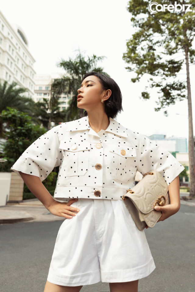 Biến ảo với 3 xu hướng thời trang hứa hẹn bùng nổ trong mùa xuân hè 2020 của nhà mốt Công Trí  - Ảnh 8.
