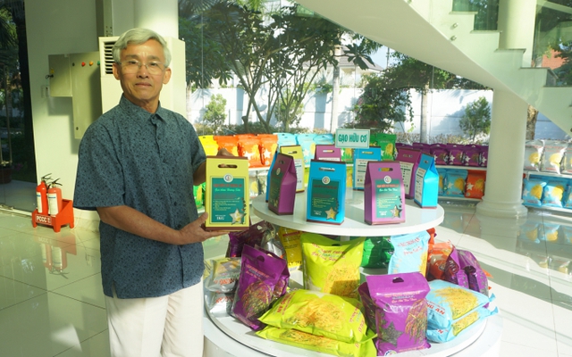 Tổng Giám đốc công ty sản xuất gạo sạch lớn nhất Việt Nam: Vì tập tục văn hóa xuất khẩu kém của nhiều doanh nghiệp, nên gạo Việt đang được bán thấp hơn giá trị thực tế - Ảnh 2.