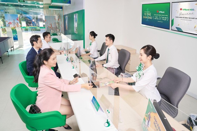 Nhà thiết kế kể công cuộc tái định vị VPBank, giải mã những thay đổi tưởng chừng như không có gì mới - Ảnh 7.