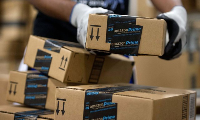 Những cột mốc làm nên lịch sử của Amazon: Cửa hàng sách online trong ga ra ô tô trở thành gã khổng lồ công nghệ nghìn tỷ đô - Ảnh 2.