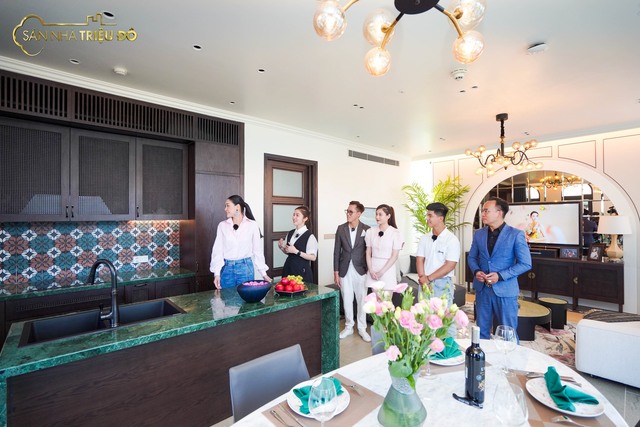 Thiết kế nội thất khiến Hoa hậu Hà Kiều Anh ‘không muốn về’, Sales triệu USD lại bị loạt CEO phê bình chỉ vì cái quần! - Ảnh 5.