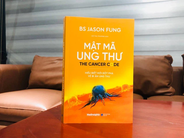 Mật mã ung thư và Liệu pháp miễn dịch: 2 cuốn sách giúp độc giả hiểu rõ hơn về ung thư, liệu pháp chữa trị mới - Ảnh 1.