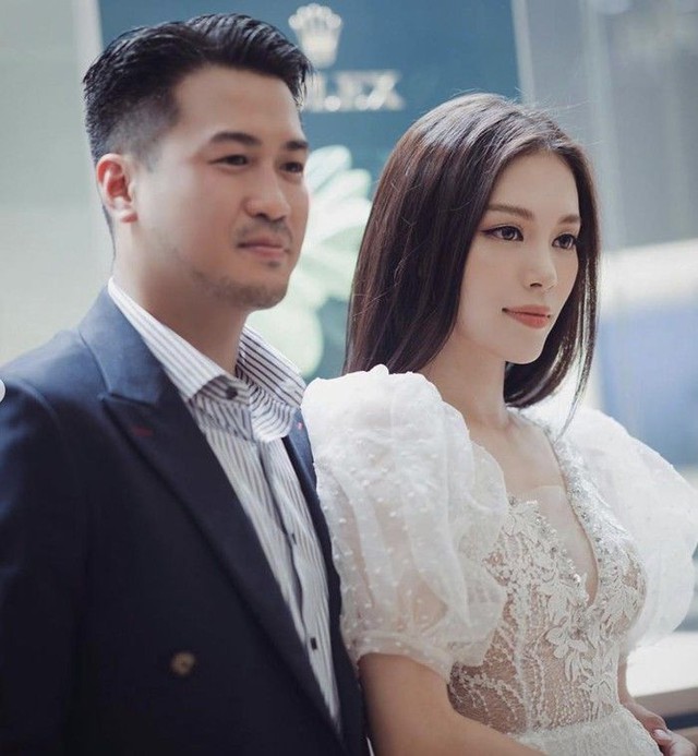 Nàng dâu thứ 2 của tỷ phú Johnathan Hạnh Nguyễn: Cựu hotgirl, học vấn cao, mới được trao vị trí Giám đốc thương mại trong tập đoàn của vua hàng hiệu - Ảnh 1.
