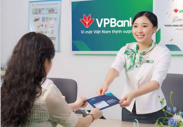 Nhân sự ngân hàng năm 2021: VPBank dẫn đầu về số tuyển dụng mới, Eximbank lại quán quân về số lượng nghỉ việc - Ảnh 2.