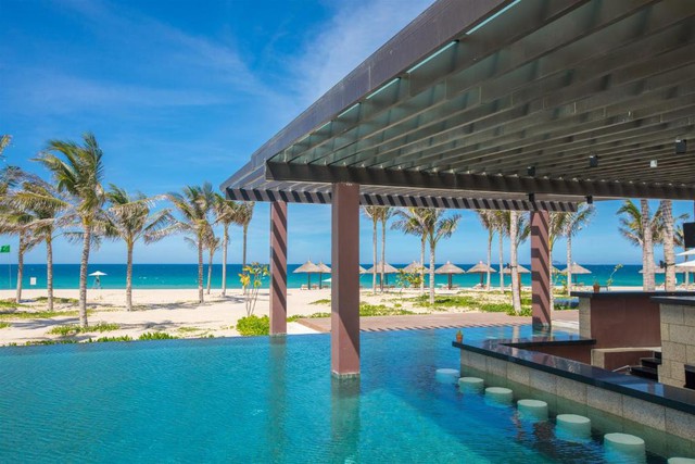 Việt Nam có rerost 5 sao lọt top 3 khu nghỉ dưỡng gia đình tốt nhất thế giới: Ốc đảo yên bình trên bãi biển đẹp nhất vịnh Nha Trang, 100% phòng nghỉ đều hướng biển - Ảnh 10.