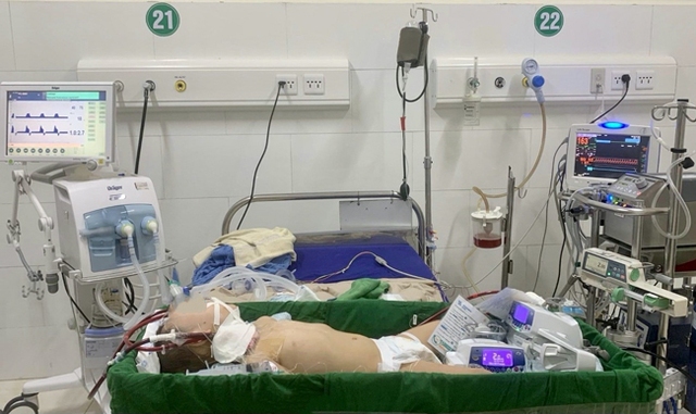 Ekip bác sỹ BV Nhi Trung ương vượt 700km trong đêm, cứu sống bé trai 3 tuổi bị phù phổi cấp: Chỉ một sự cố nhỏ cũng nguy hiểm đến tính mạng của trẻ - Ảnh 3.