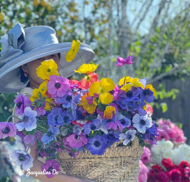 Người phụ nữ Việt ‘cõng giấc mơ hoa’ tự tay dựng nên ‘vườn địa đàng’ đẹp như cổ tích - Ảnh 17.