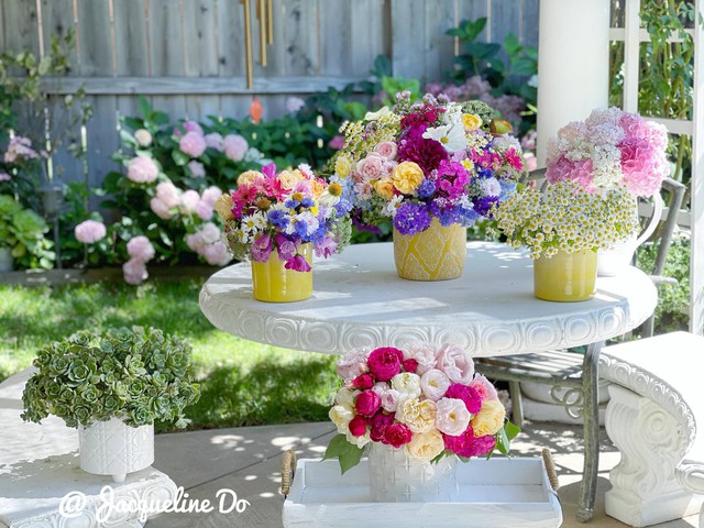 Người phụ nữ Việt ‘cõng giấc mơ hoa’ tự tay dựng nên ‘vườn địa đàng’ đẹp như cổ tích - Ảnh 13.