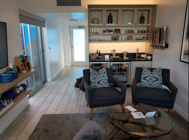 Hai căn phòng bí mật dành cho giới siêu giàu ở sân bay: Xe Roll Royces đưa đón, đồ dùng vệ sinh cũng mang hiệu Hermes, chi phí lên tới 4.500 USD - Ảnh 1.