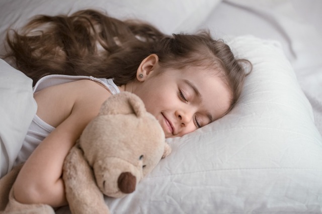 Đại học Y khoa của Mỹ phát hiện: Trẻ ngủ không đủ 9 giờ mỗi đêm sẽ có ít chất xám hơn - Ảnh 3.