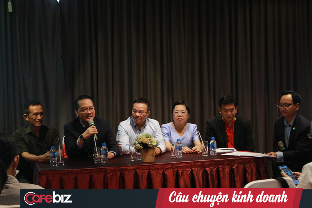 Ngành bán lẻ ‘quay cuồng‘ vì Covid-19: Siêu thị sụt giảm 1/2 lượng khách đến mua sắm, có doanh nghiệp phải cho nghỉ tới 80% nhân viên bán hàng - Ảnh 1.